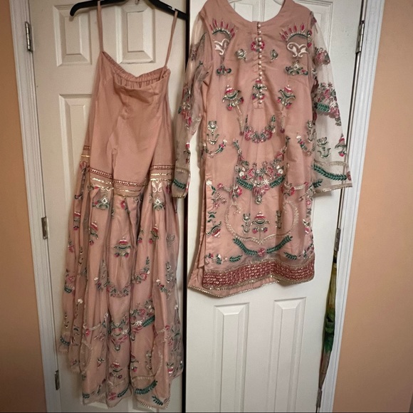 Ali Xeeshan GULAB PAASH - Picture 9 of 12